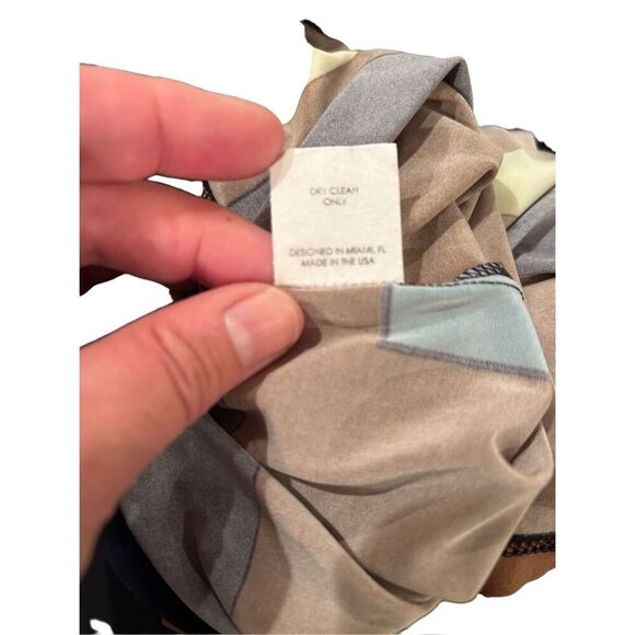 ANALILI Abstract White Pink Gray Silky Cowl Neck long Sleeve Geometric Design Mi - Picture 7 of 8